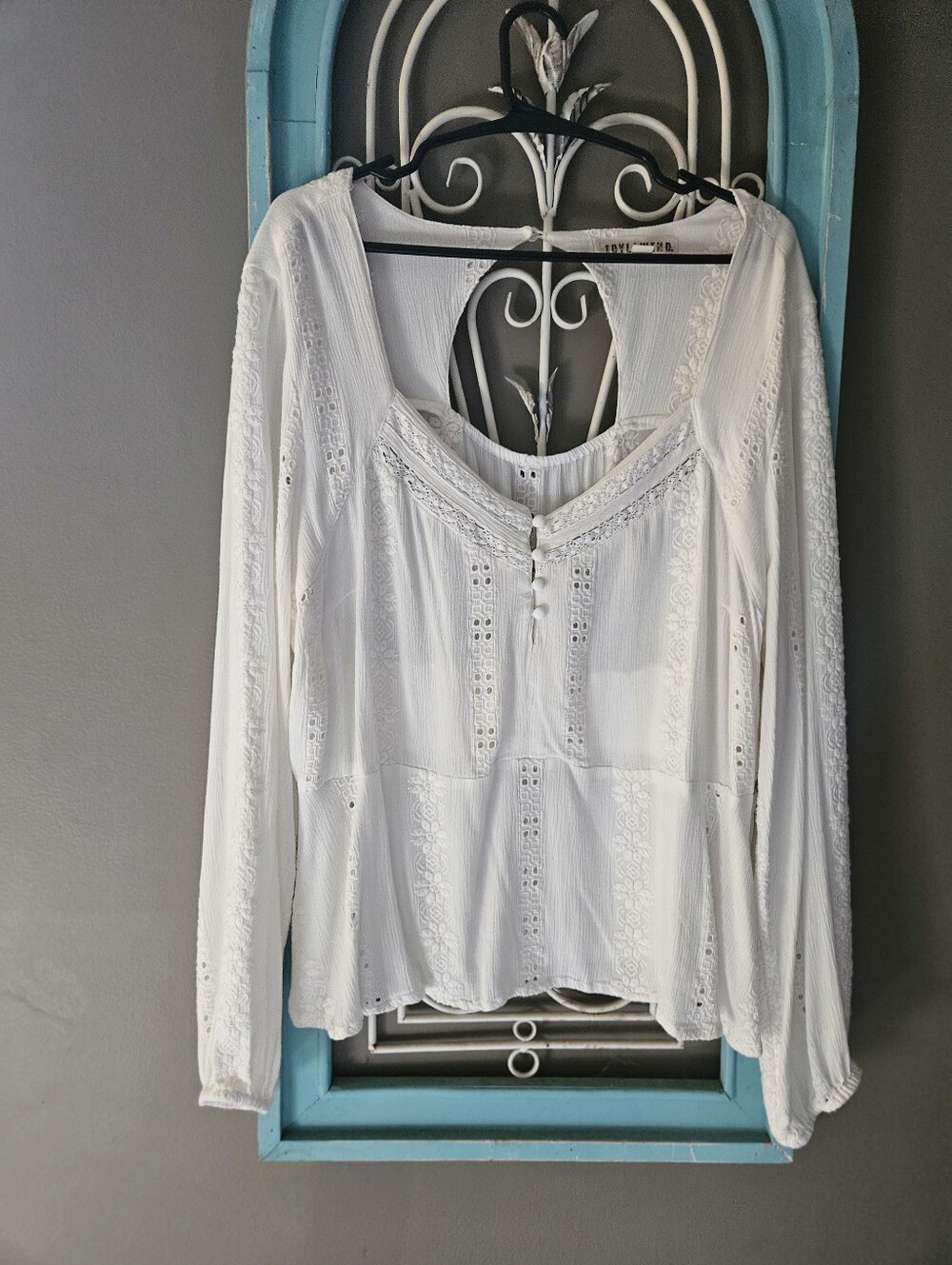 Idyllwind White Lace-Detail Women's Peasant Top